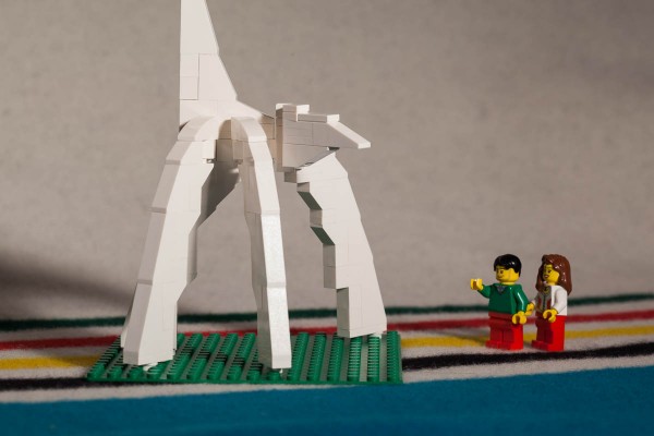 Lego Eagle (approximately minifig scale.)